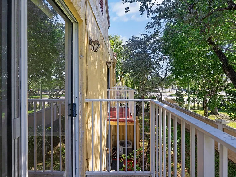 4080 NW 90th Ave #4080 — Photo 32
