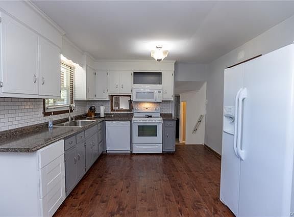 4th image of 21208 Sparta Dr