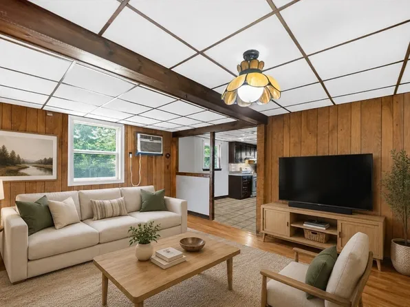 2 Mill St, Beverly, MA 01915