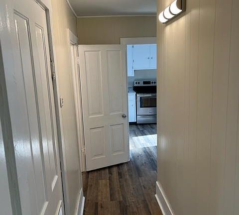 4th image of 223 W Bomford St #B