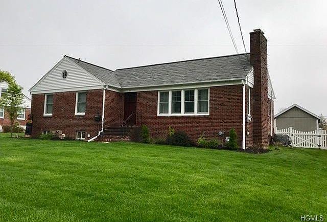 1st image of 32 Ethan Allen Dr