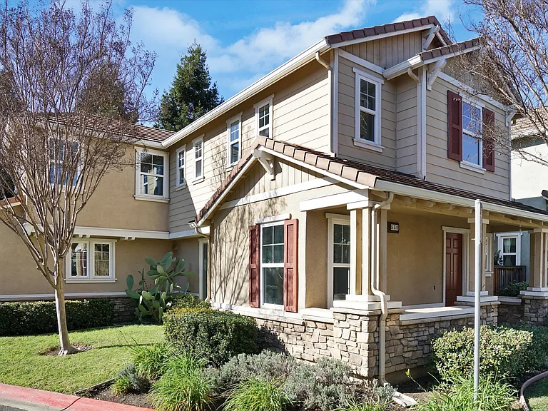 530 Cottage Park Dr — Photo 12