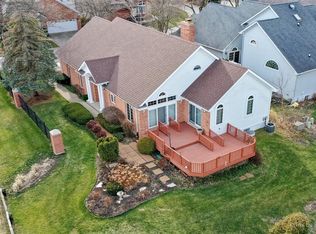 5520 Amanda Ct, Rolling Meadows, IL 60008