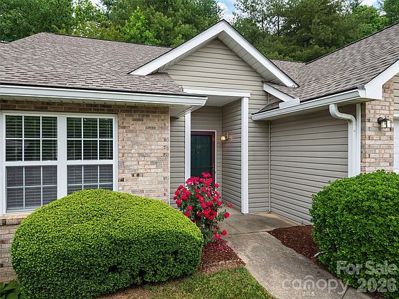 4th image of 88 Wiltshire Cir