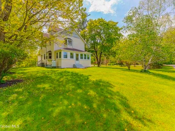 2nd image of 394 Moonlawn Rd
