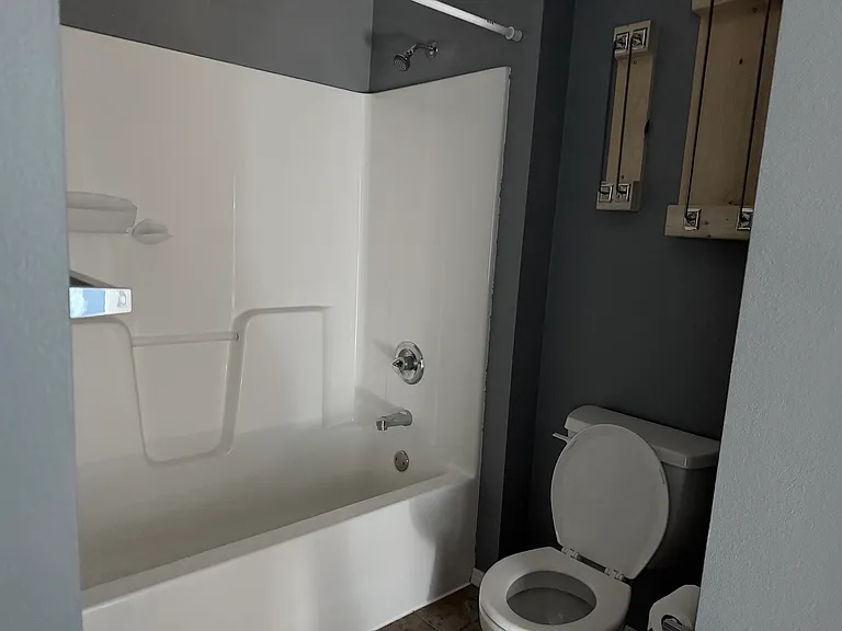 439 N Chandler Ave — Photo 7