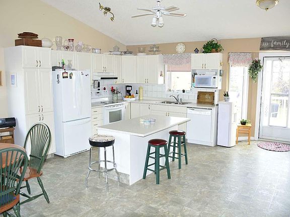 5th image of 83127 Range Road 204