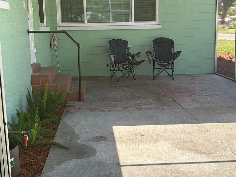 1109 W Plymouth St — Photo 32