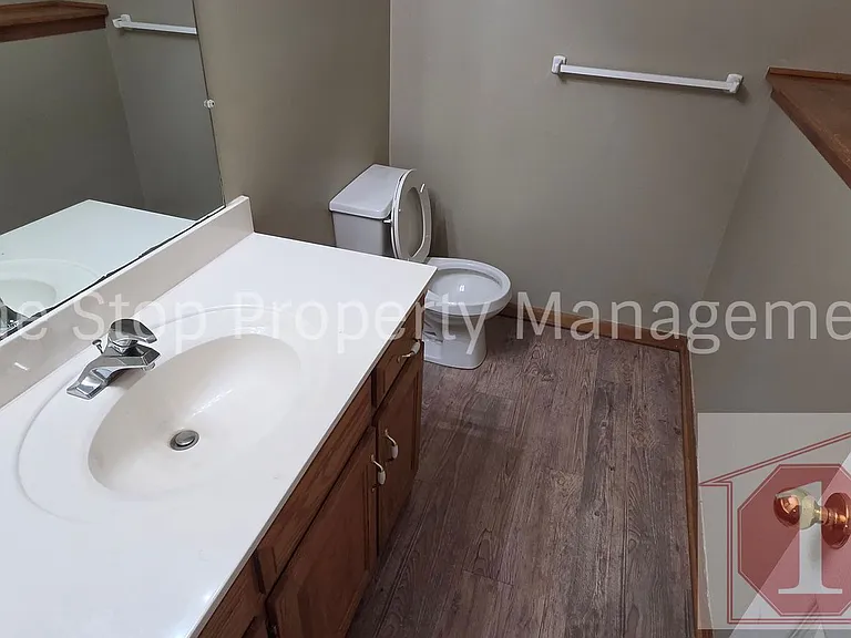 16002 Harold Dr — Photo 26