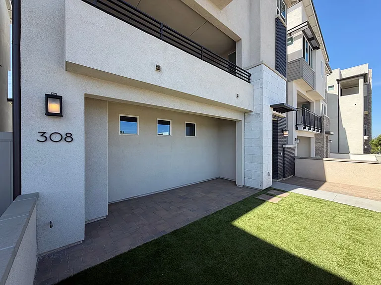 308 Triangular Rd — Photo 2