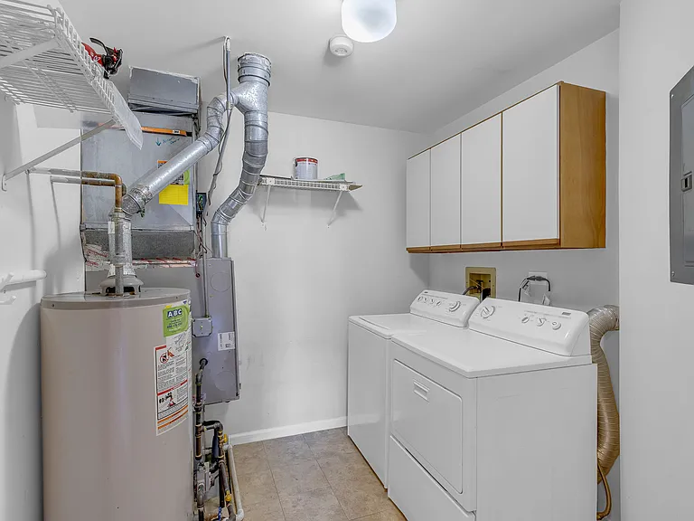 1214 Ballantrae Pl #E — Photo 22
