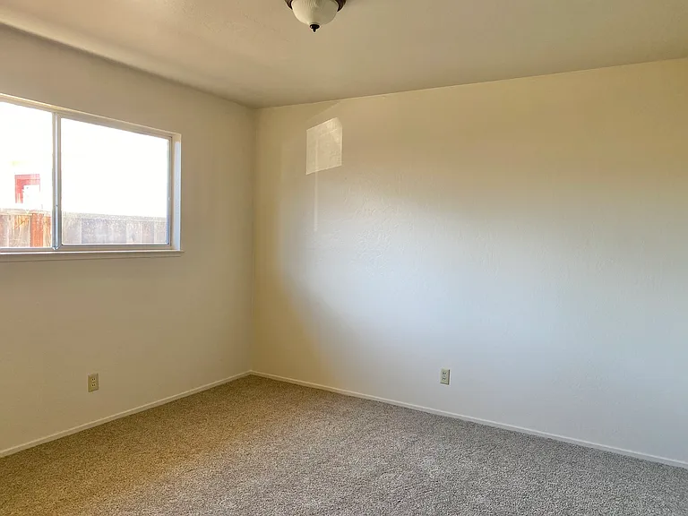 211 Bronson St #211 — Photo 6