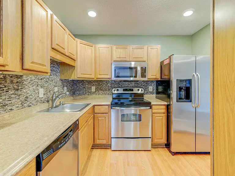 1547 E Swan Cir — Photo 4