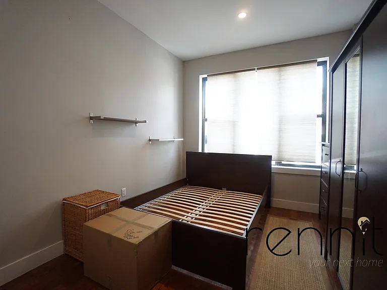 914 Hart St #1R — Photo 6
