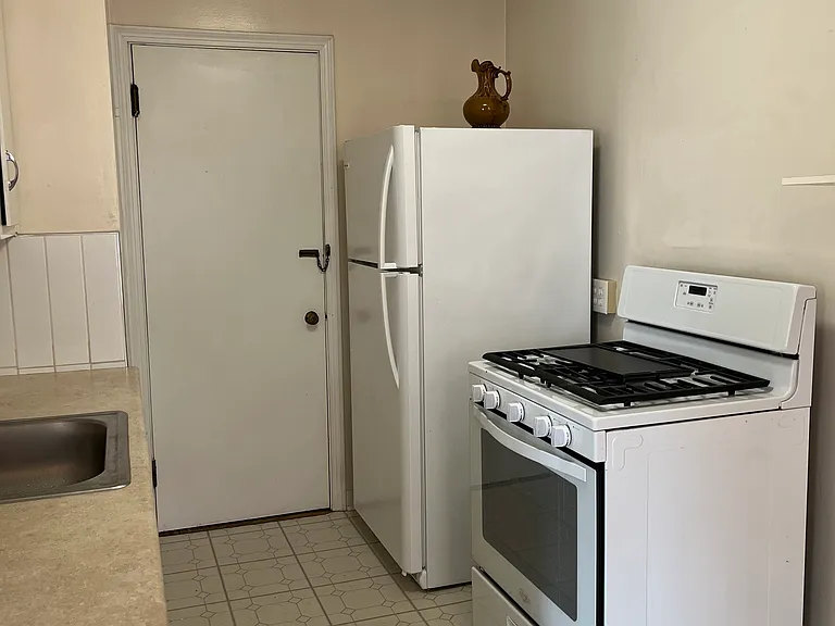 15127 Lake Ave #204 — Photo 4