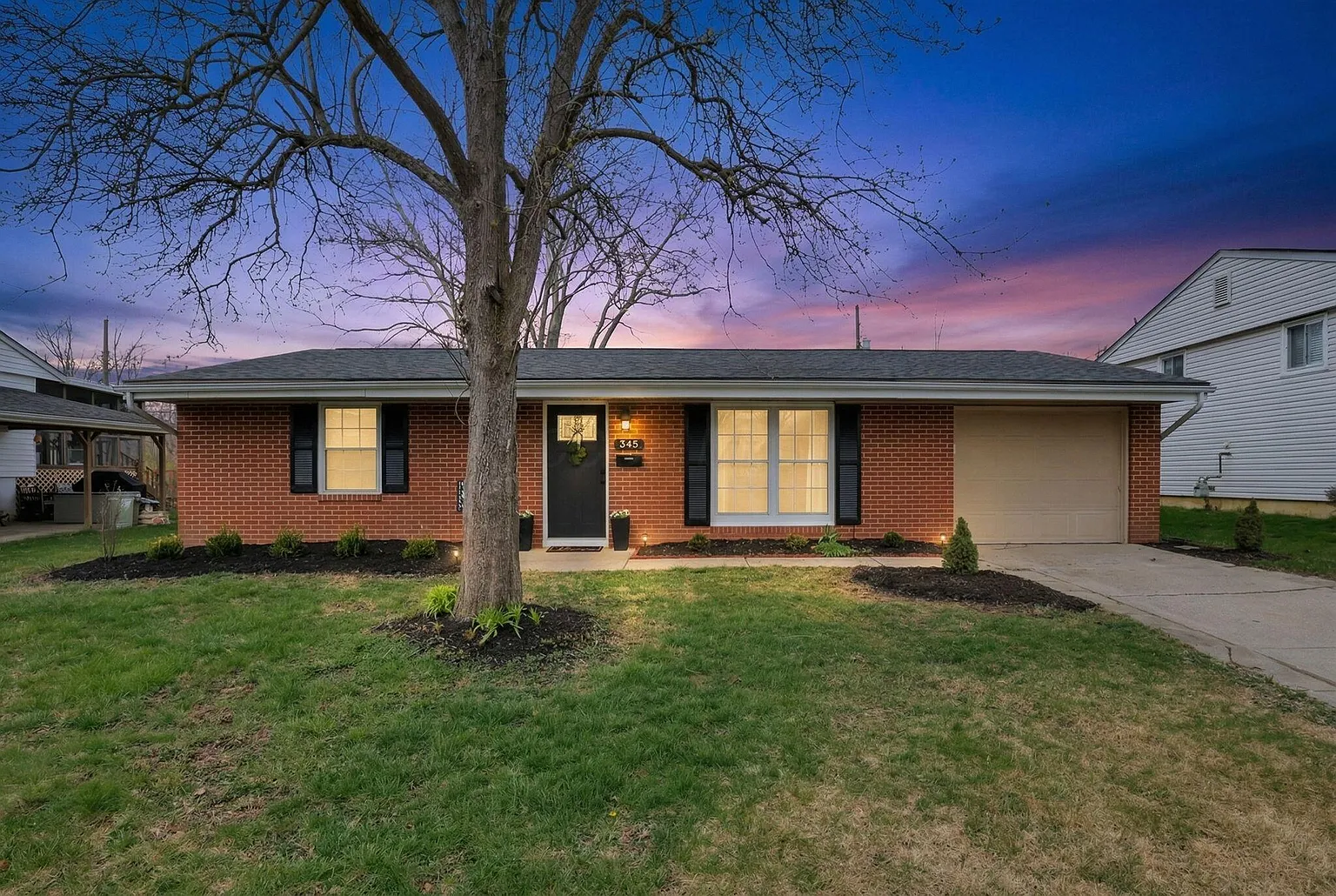 345 Baroness Way photo 1