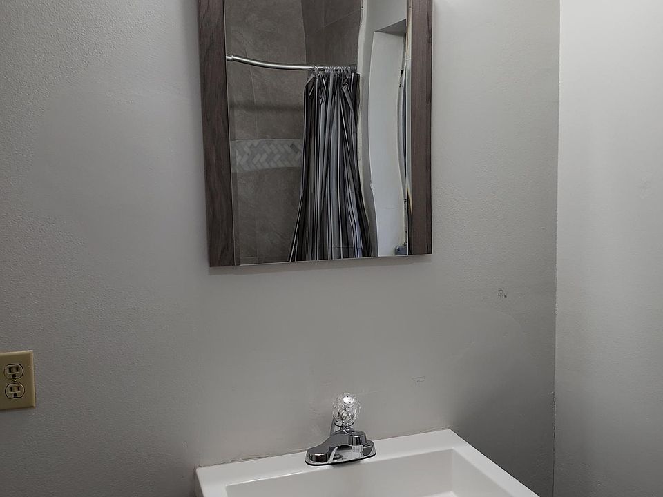 1st image of 1746 3rd Ave N APT 3