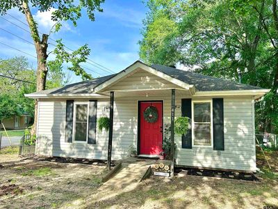 411 N Henry St, Lindale, TX, 75771