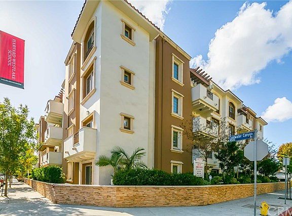 3rd image of 4551 Coldwater Canyon Ave APT 403