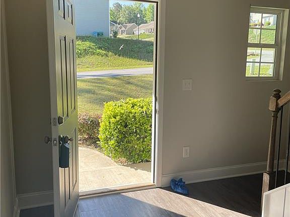 4th image of 410 Katie Ln