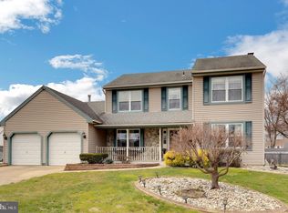 6 Beech Ct, Blackwood, NJ 08012