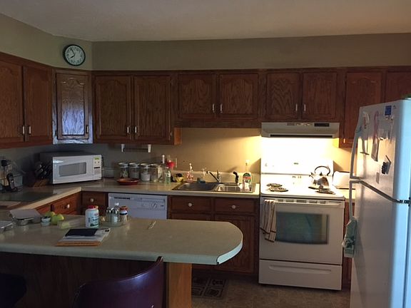 2nd image of 618 Cary Ln