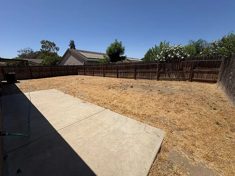 2132 E Sweet Ave — Photo 36
