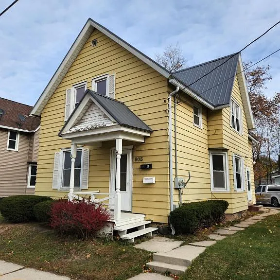 905 S 21st St — Photo 1