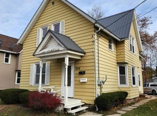 905 S 21st St, Manitowoc, WI 54220