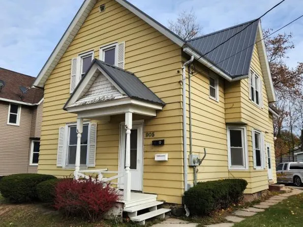 905 S 21st St, Manitowoc, WI 54220