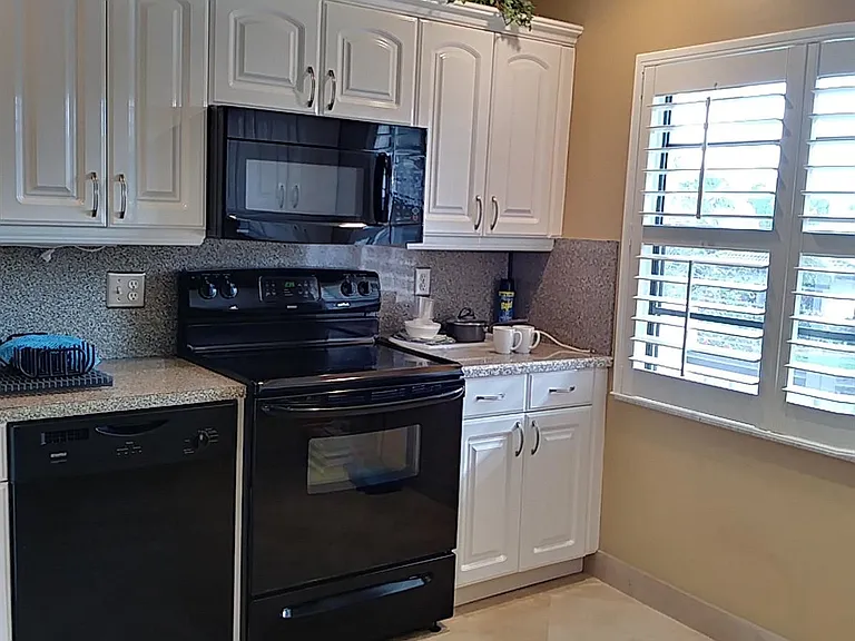 8045 Eastlake Dr — Photo 7
