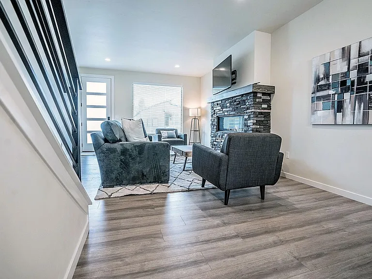 3316 N Rosalia Rd — Photo 5