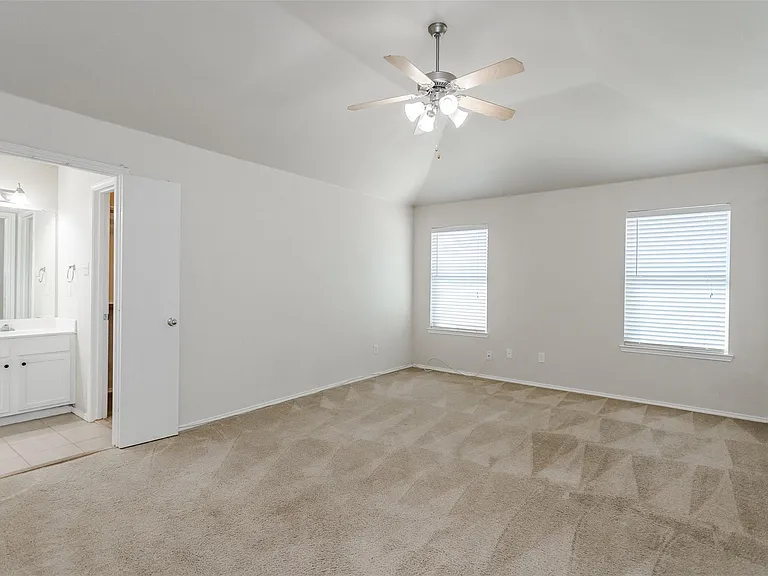 1017 Caleb St — Photo 22