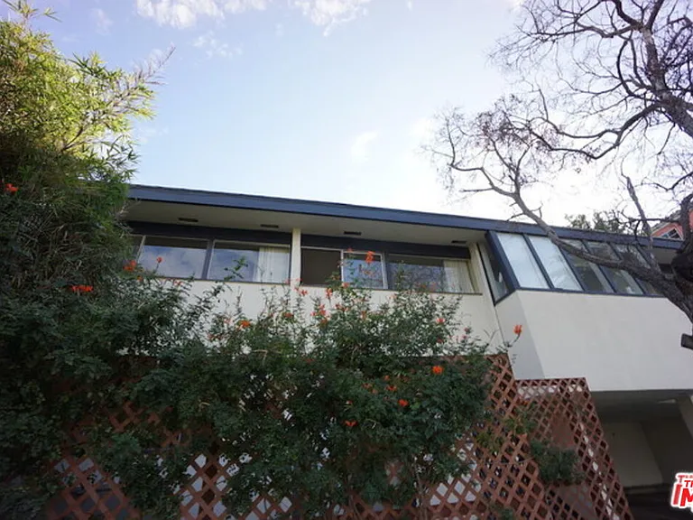 1233 Barry Ave #101 — Photo 3