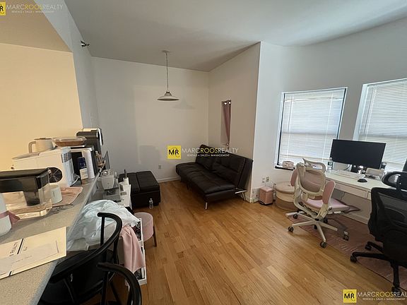 3rd image of 638 Beacon St #602