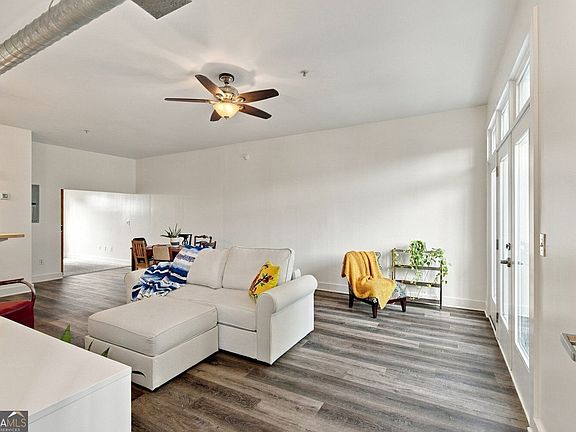4th image of 502 Pryor St SW Unit 217