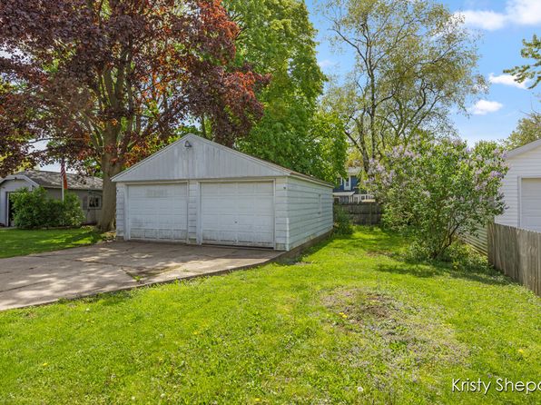 848 Myrtle St NW, Grand Rapids, MI 49504
