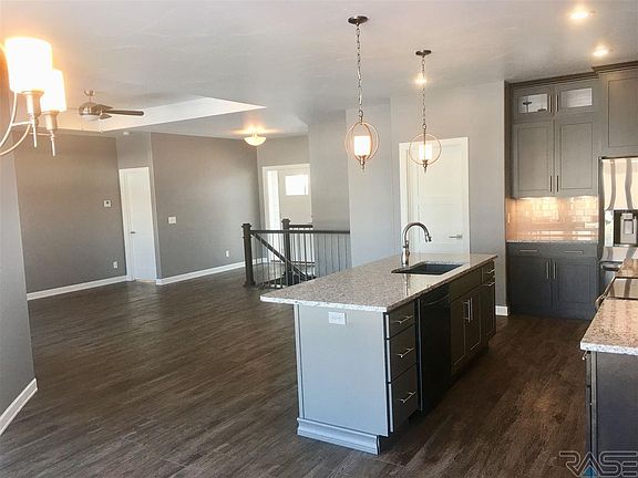 3rd image of 6227 S Badlands Ct