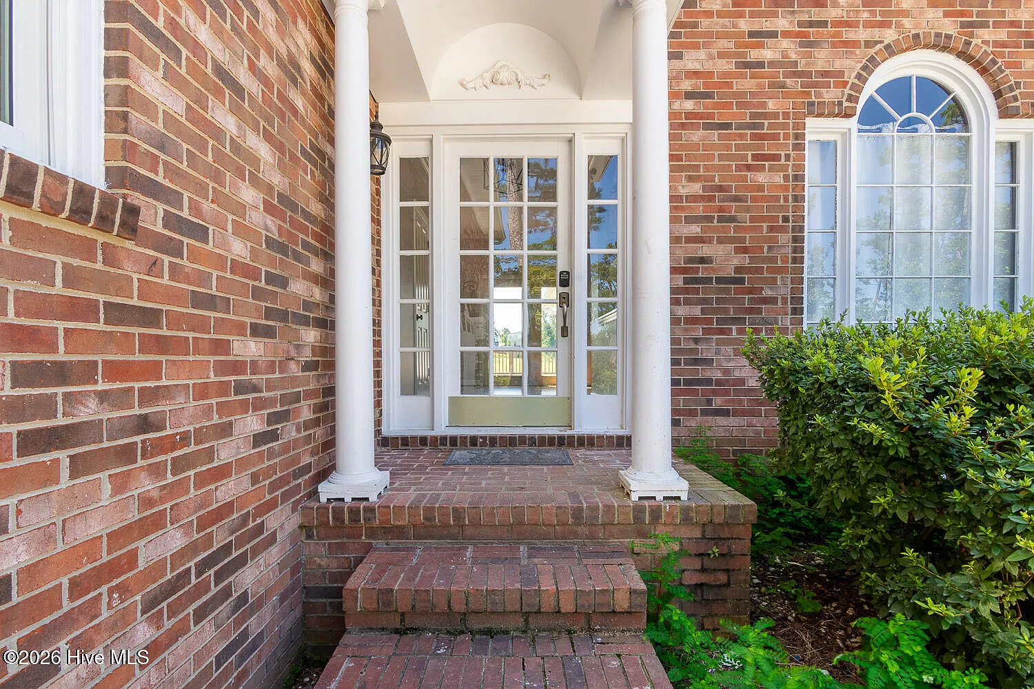 4 bed, 3.5 bath, 3190 sqft, $3,150 — Photo 3