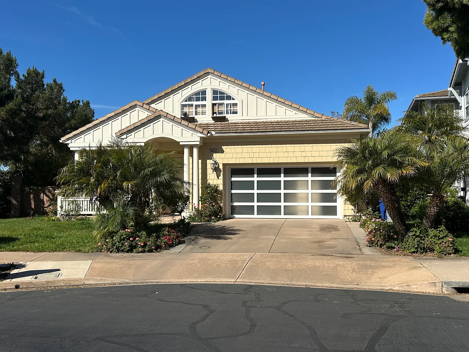562 Cypress Hills Dr — Photo 4