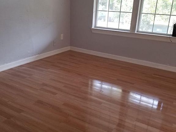 4th image of 205 Hafer St