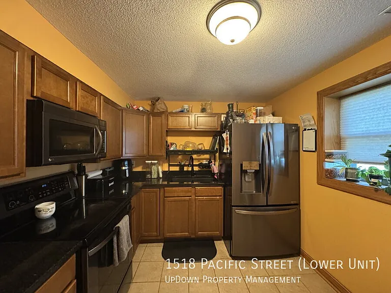 1518 Pacific St — Photo 3
