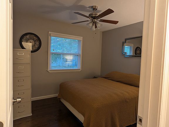 2nd image of 605 E 105th Ter