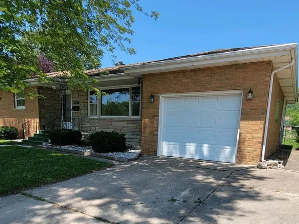 1171 Blatt Blvd, Bradley, IL 60915