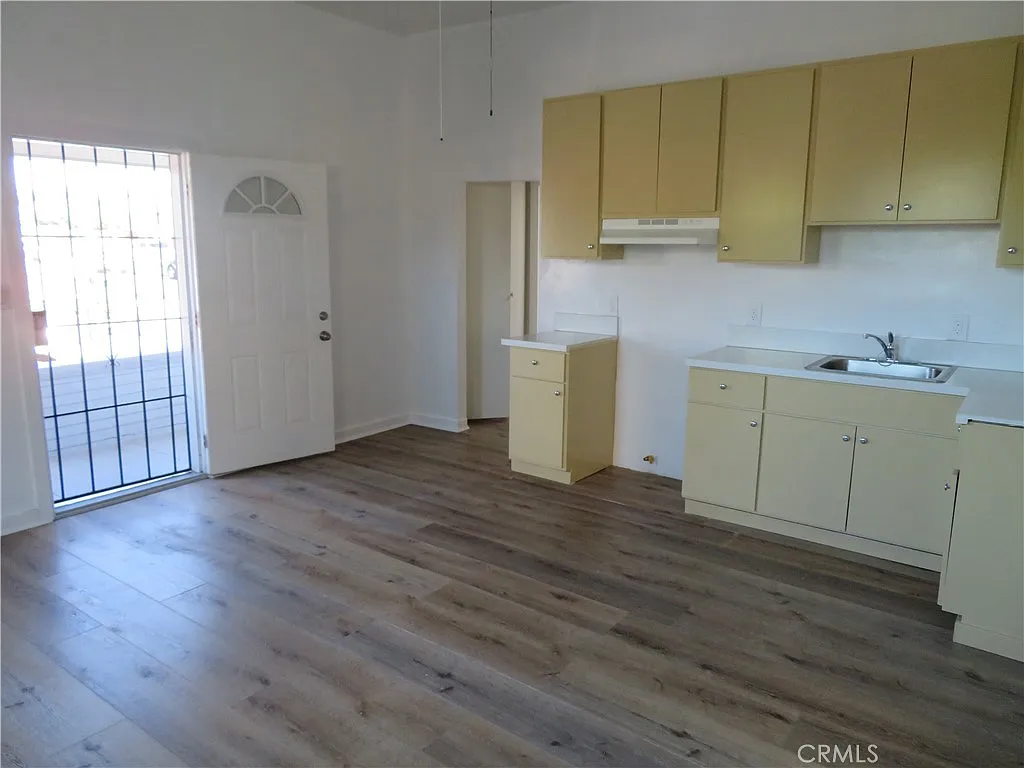 2 bed, 2524 sqft, $2,900 — Photo 3