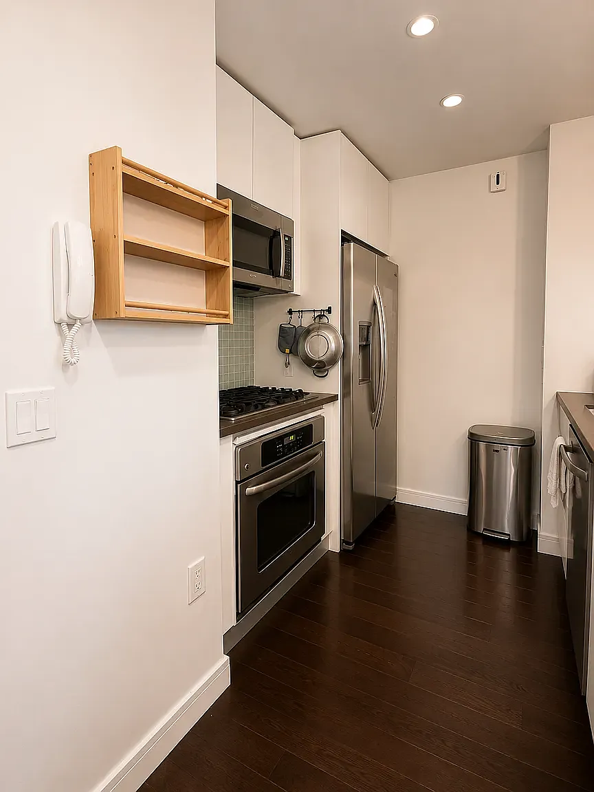 306 Gold Street — Photo 3
