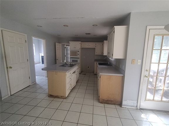 4th image of 3320 Kinross Dr