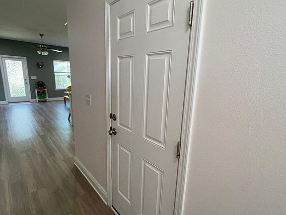 4th image of 1869 Pointe Dr