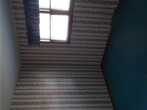 5th image of 1013 N Wood St