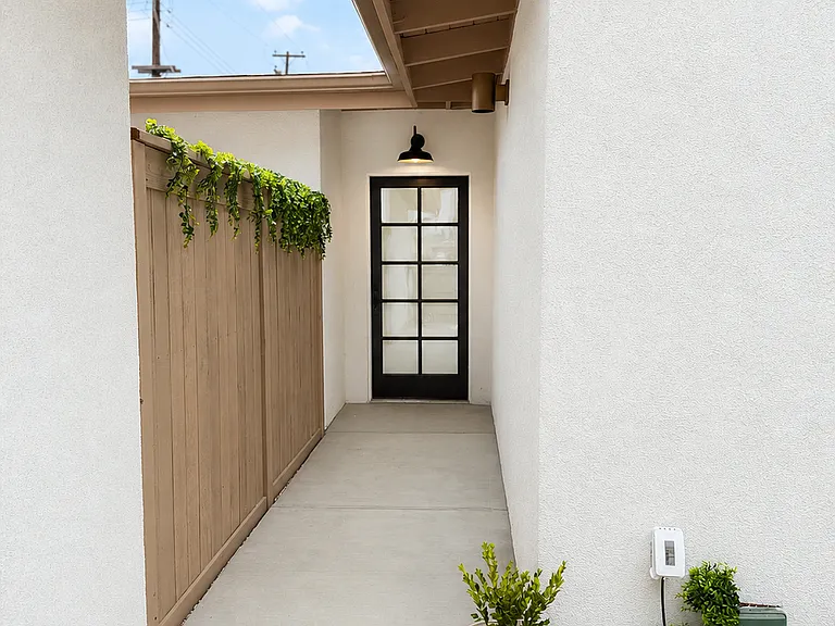 15042 Joycedale St — Photo 9
